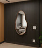 Miroir mural organique avec cadre en simili cuir
